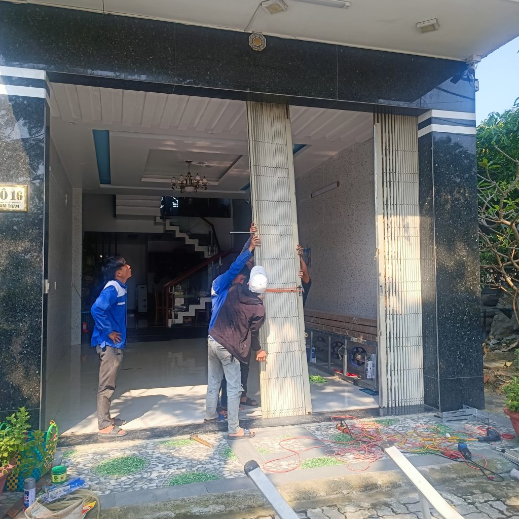 Đội ngũ thi công cửa cuốn Austdoor tại Hòa Khánh Đà Nẵng