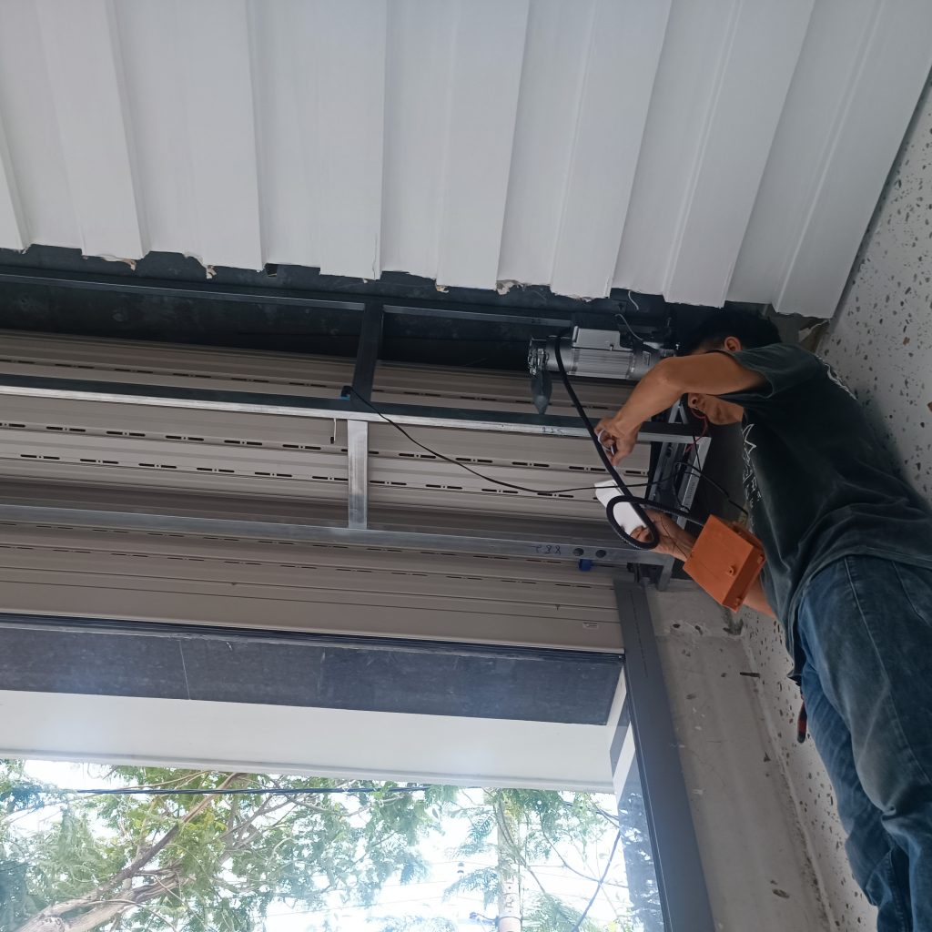 Motor cửa cuốn AH300 lắp đặt tại Hòa Khánh Đà Nẵng