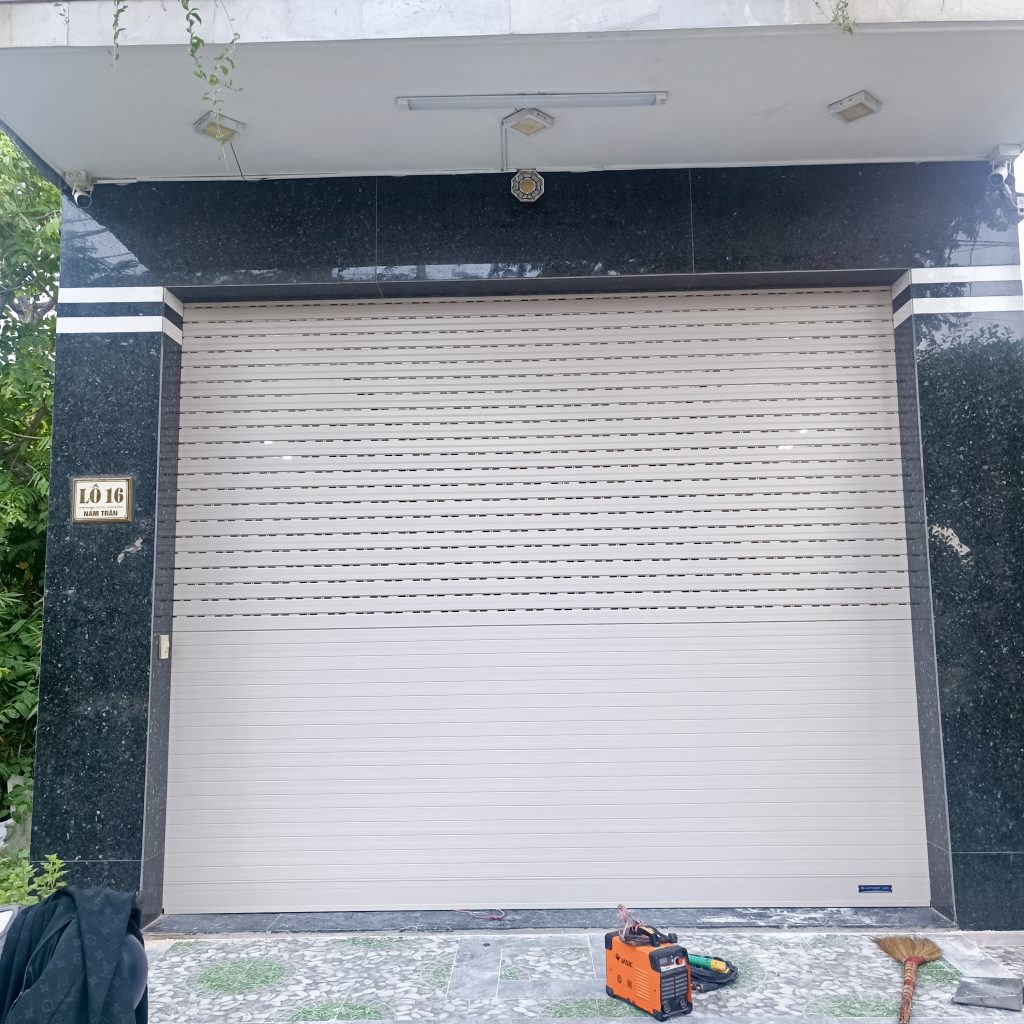 Nan cửa cuốn khe thoáng M70 Austdoor chính hãng