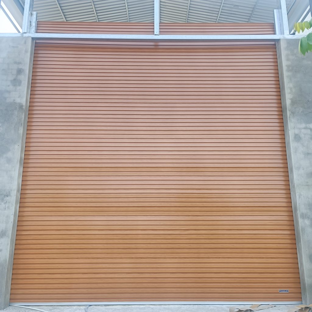 Lắp đặt cửa cuốn tấm liền Austdoor tại Ngũ Hành Sơn Đà Nẵng